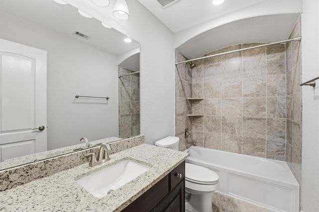 5830 Vineyard Creek Lane, Houston, TX 77365