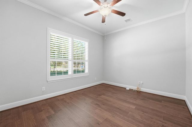 5830 Vineyard Creek Lane, Houston, TX 77365