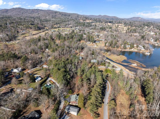 000 Oscelake Way 6 and 14, Hendersonville, NC 28739
