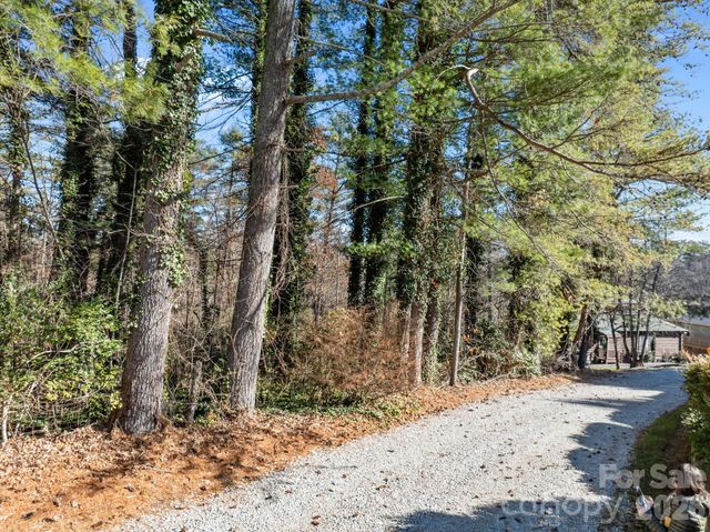 000 Oscelake Way 6 and 14, Hendersonville, NC 28739