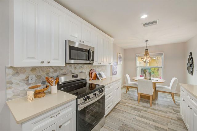 2589 SUNNY BREEZE AVENUE, Largo, FL 33770