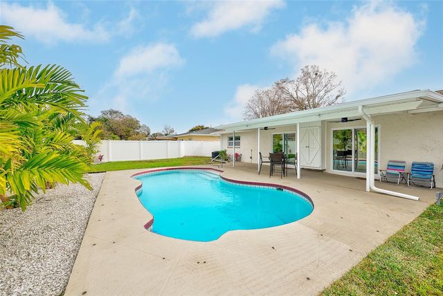 2589 SUNNY BREEZE AVENUE, Largo, FL 33770