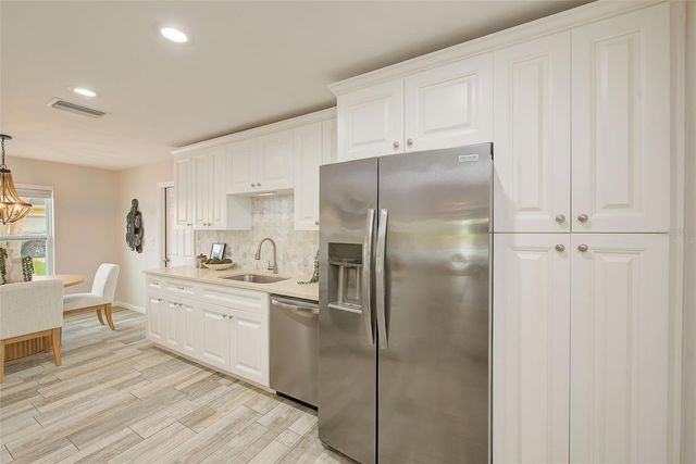 2589 SUNNY BREEZE AVENUE, Largo, FL 33770