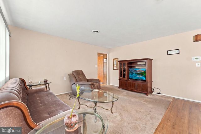 11 LE DIAMANT ST, Toms River, NJ 08757