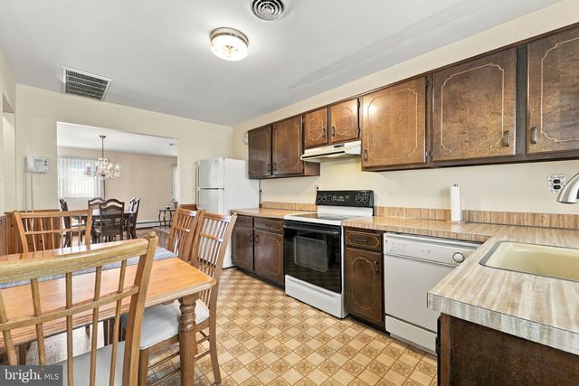 11 LE DIAMANT ST, Toms River, NJ 08757