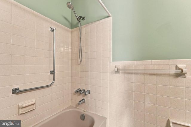 11 LE DIAMANT ST, Toms River, NJ 08757