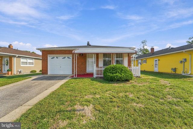 11 LE DIAMANT ST, Toms River, NJ 08757