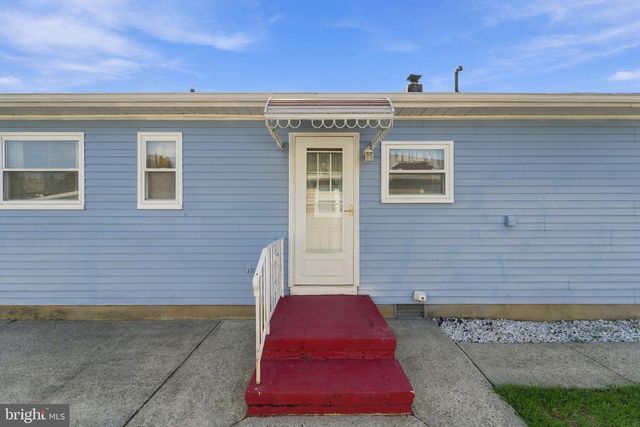 11 LE DIAMANT ST, Toms River, NJ 08757