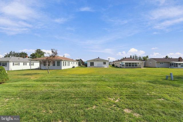 11 LE DIAMANT ST, Toms River, NJ 08757