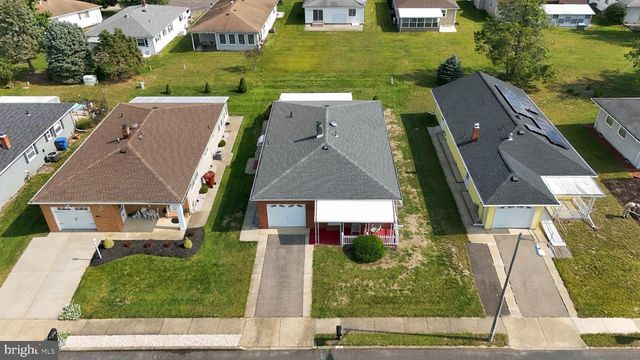 11 LE DIAMANT ST, Toms River, NJ 08757