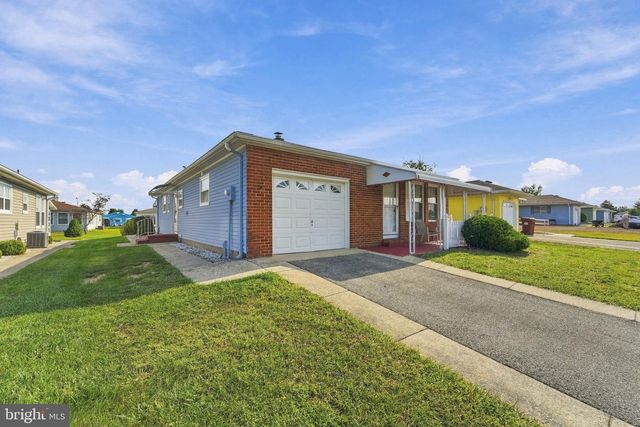 11 LE DIAMANT ST, Toms River, NJ 08757