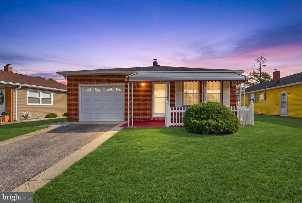 11 LE DIAMANT ST, Toms River, NJ 08757