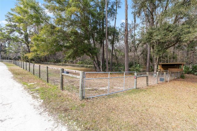 22157 NW 87TH AVENUE ROAD, Micanopy, FL 32667