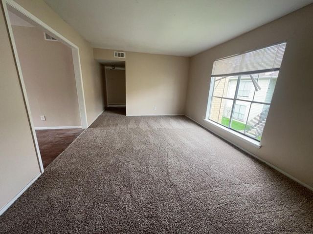 6200 W Tidwell Road 2204, Houston, TX 77092