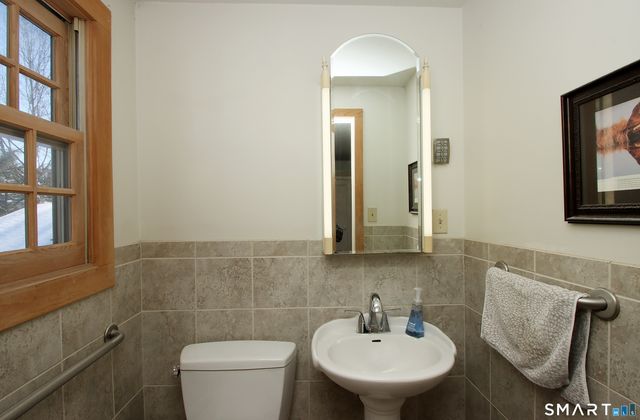 28 Tracy Drive, Vernon, CT 06066