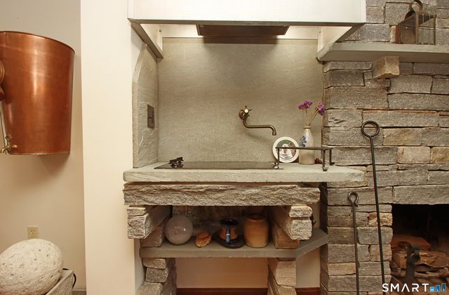 28 Tracy Drive, Vernon, CT 06066