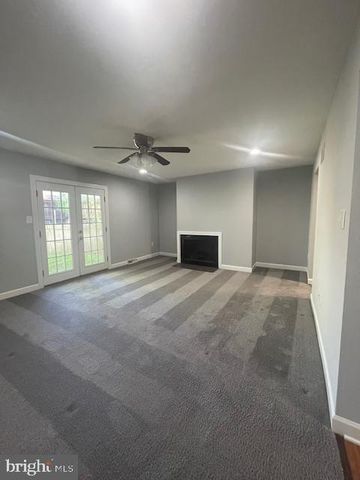 1704 BARNABY ST, Newark, DE 19702