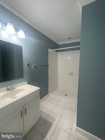 1704 BARNABY ST, Newark, DE 19702