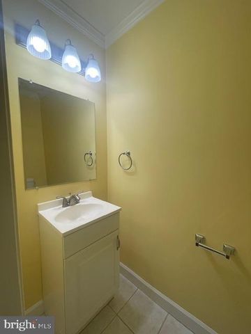 1704 BARNABY ST, Newark, DE 19702