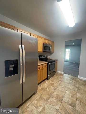 1704 BARNABY ST, Newark, DE 19702