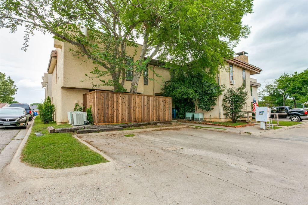 713 Harbour Town Drive 1, Lake Dallas, TX 75065