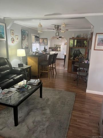 330 Florida Avenue, Copiague, NY 11726