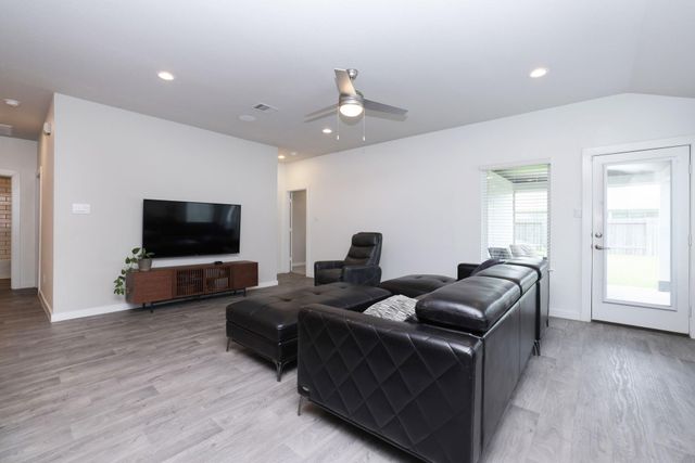 14209 Silver Maple Court, Conroe, TX 77384
