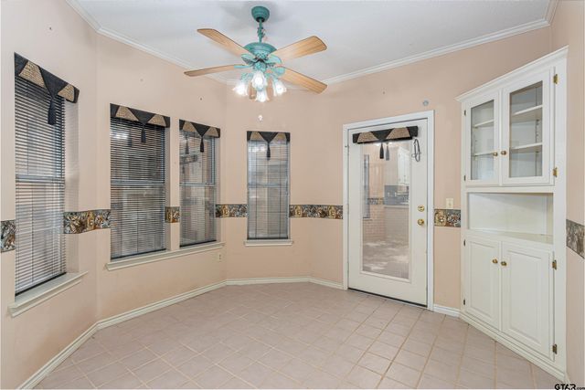 303 Canterbury Ct, Tyler, TX 75703