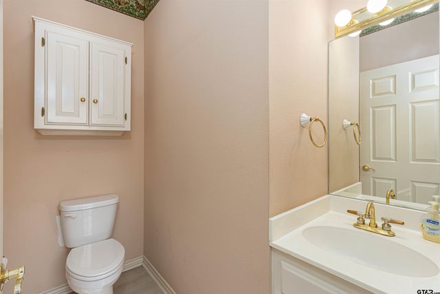 303 Canterbury Ct, Tyler, TX 75703