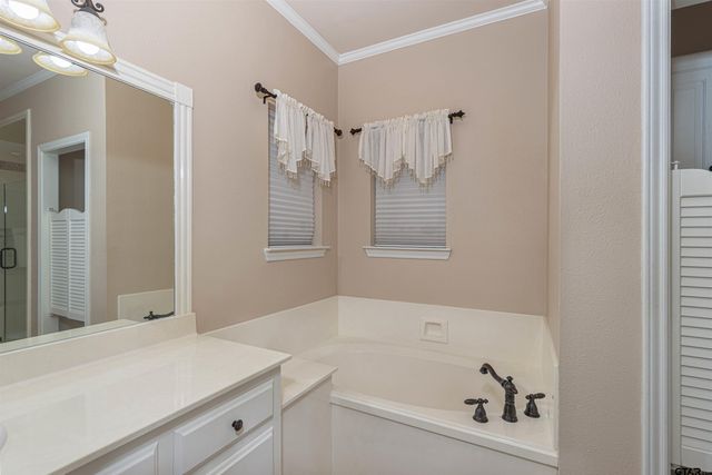 303 Canterbury Ct, Tyler, TX 75703