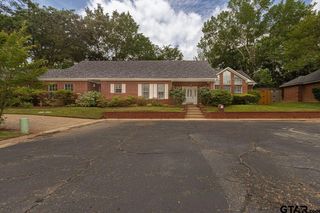 303 Canterbury Ct, Tyler, TX 75703