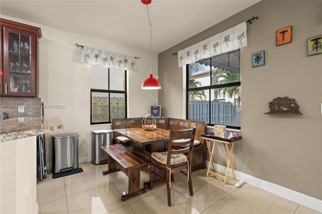 8825 NW 100th Pl 8825, Doral, FL 33178