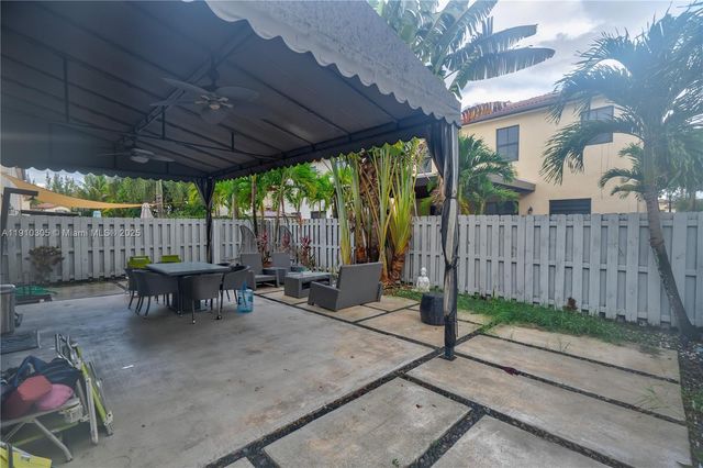 8825 NW 100th Pl 8825, Doral, FL 33178