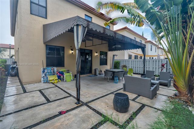 8825 NW 100th Pl 8825, Doral, FL 33178