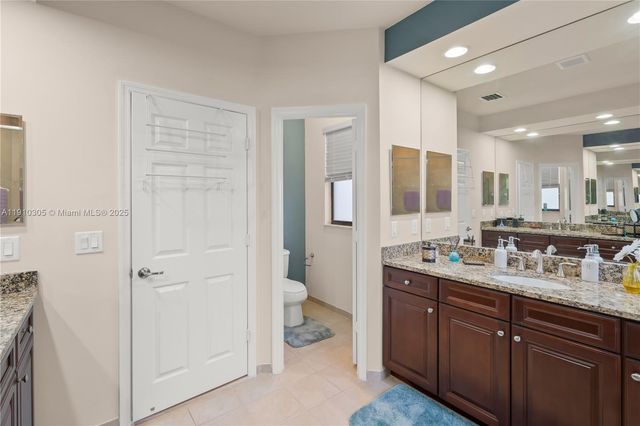 8825 NW 100th Pl 8825, Doral, FL 33178