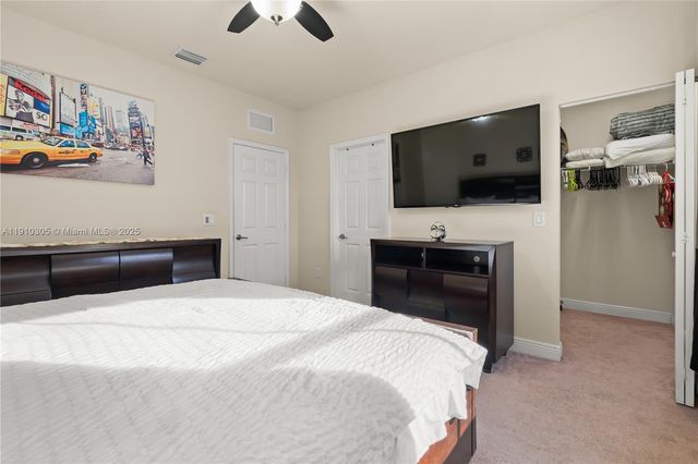 8825 NW 100th Pl 8825, Doral, FL 33178