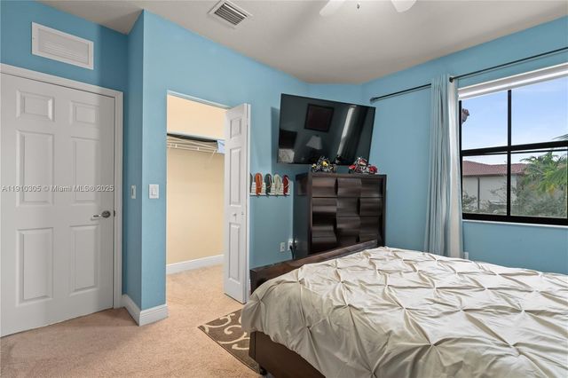 8825 NW 100th Pl 8825, Doral, FL 33178