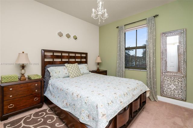 8825 NW 100th Pl 8825, Doral, FL 33178