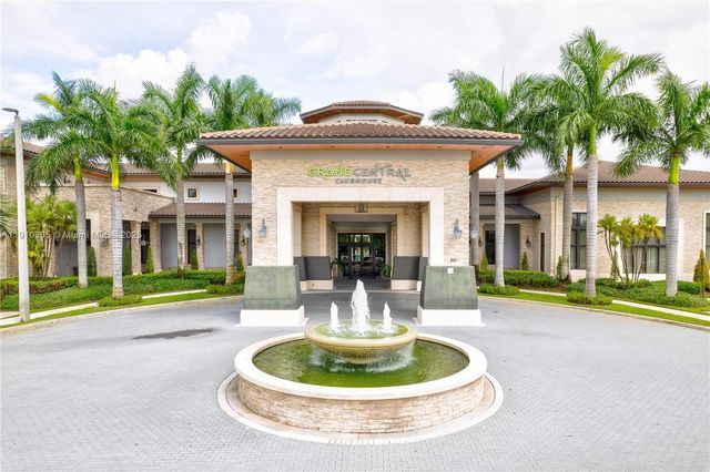 8825 NW 100th Pl 8825, Doral, FL 33178