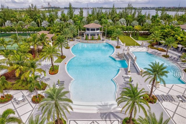 8825 NW 100th Pl 8825, Doral, FL 33178