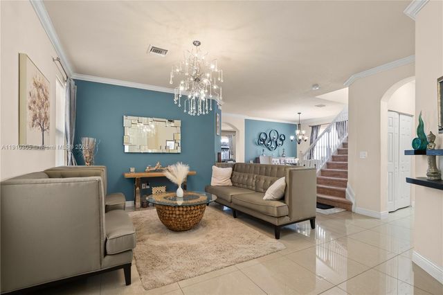 8825 NW 100th Pl 8825, Doral, FL 33178