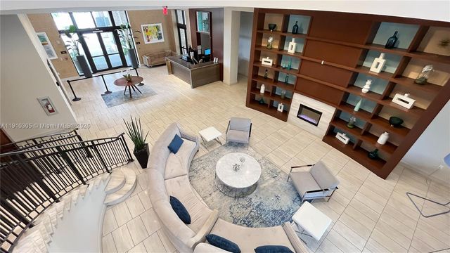 8825 NW 100th Pl 8825, Doral, FL 33178