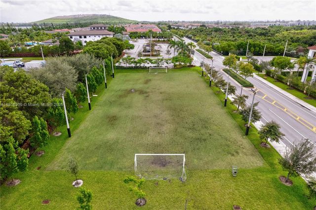 8825 NW 100th Pl 8825, Doral, FL 33178