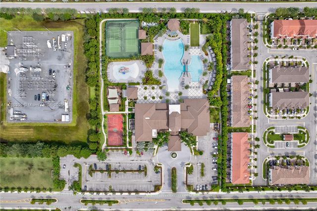 8825 NW 100th Pl 8825, Doral, FL 33178