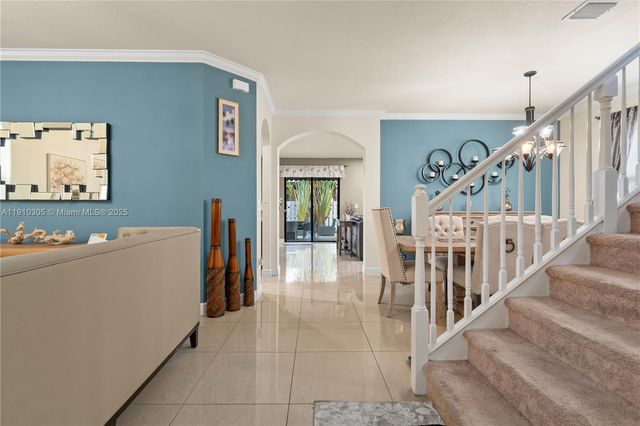 8825 NW 100th Pl 8825, Doral, FL 33178