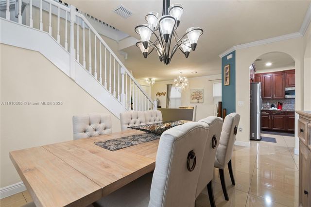 8825 NW 100th Pl 8825, Doral, FL 33178