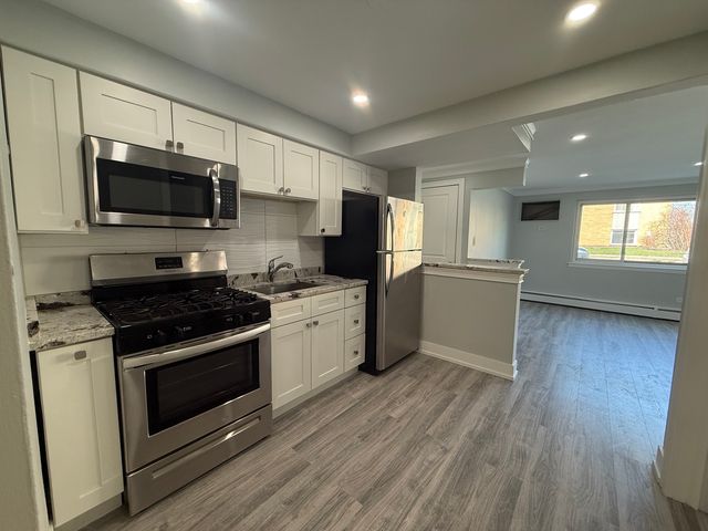 8301 W Oconnor Drive GE, River Grove, IL 60171
