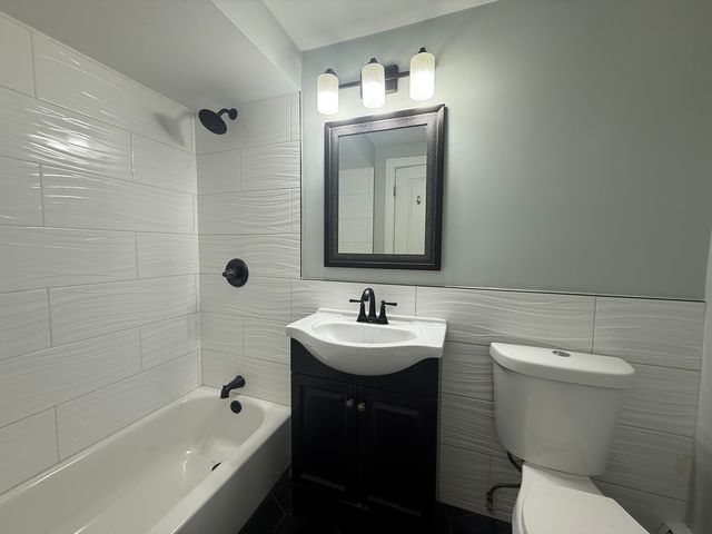 8301 W Oconnor Drive GE, River Grove, IL 60171