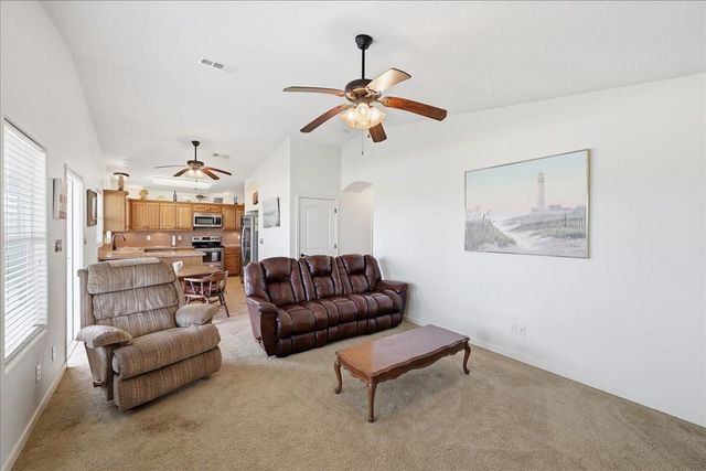 1008 Rollover Circle, Gilchrist, TX 77617