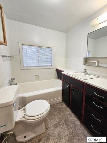 130 E 17th Street, Idaho Falls, ID 83404
